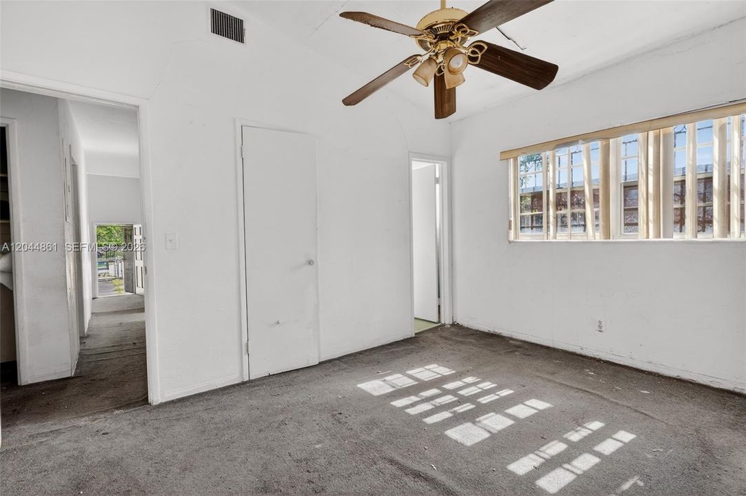 For Sale: $475,000 (3 beds, 2 baths, 1594 Square Feet)