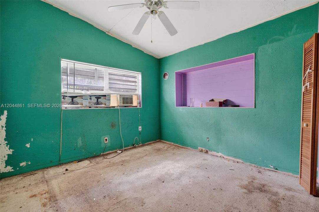 For Sale: $475,000 (3 beds, 2 baths, 1594 Square Feet)