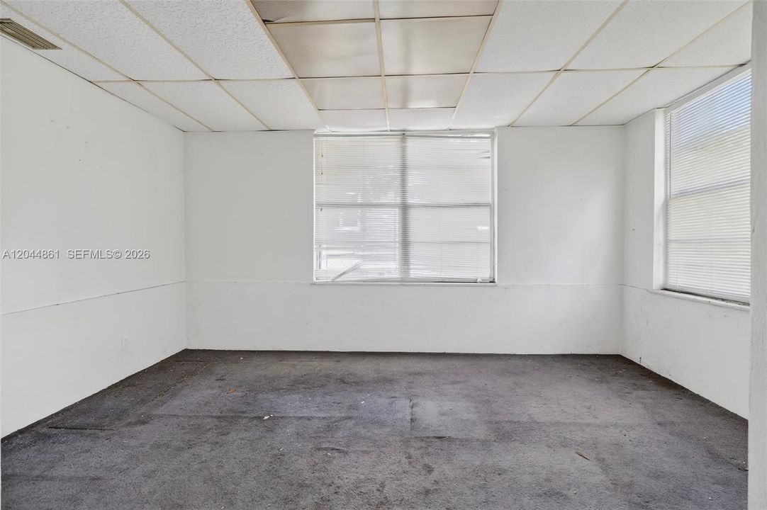 For Sale: $475,000 (3 beds, 2 baths, 1594 Square Feet)