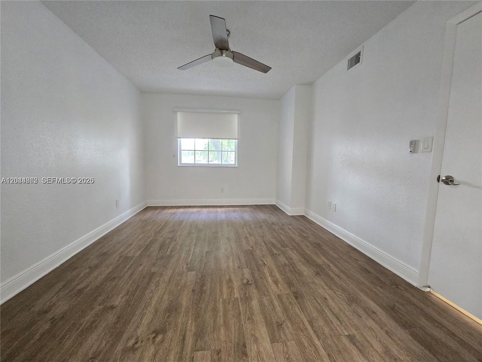 В аренду: $2,200 (2 спален, 2 ванн, 1038 Квадратных фут)