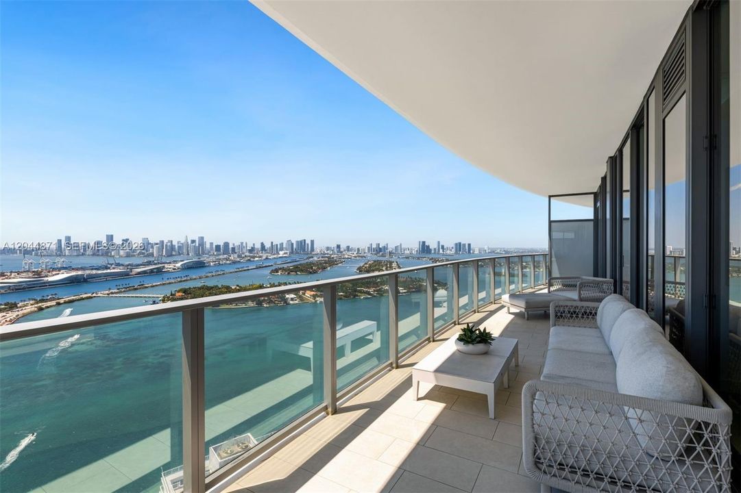 For Sale: $6,799,000 (3 beds, 3 baths, 2930 Square Feet)
