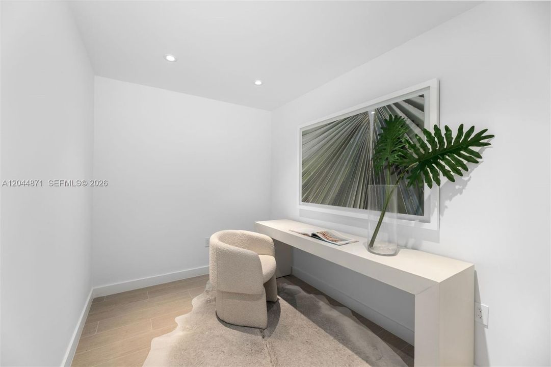 For Sale: $6,799,000 (3 beds, 3 baths, 2930 Square Feet)