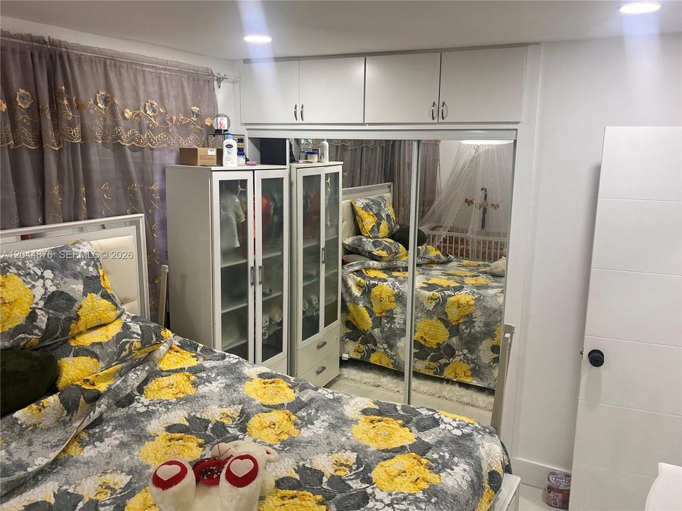 На продажу: $620,000 (5 спален, 3 ванн, 1110 Квадратных фут)