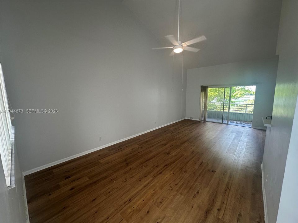 В аренду: $2,100 (2 спален, 2 ванн, 1096 Квадратных фут)