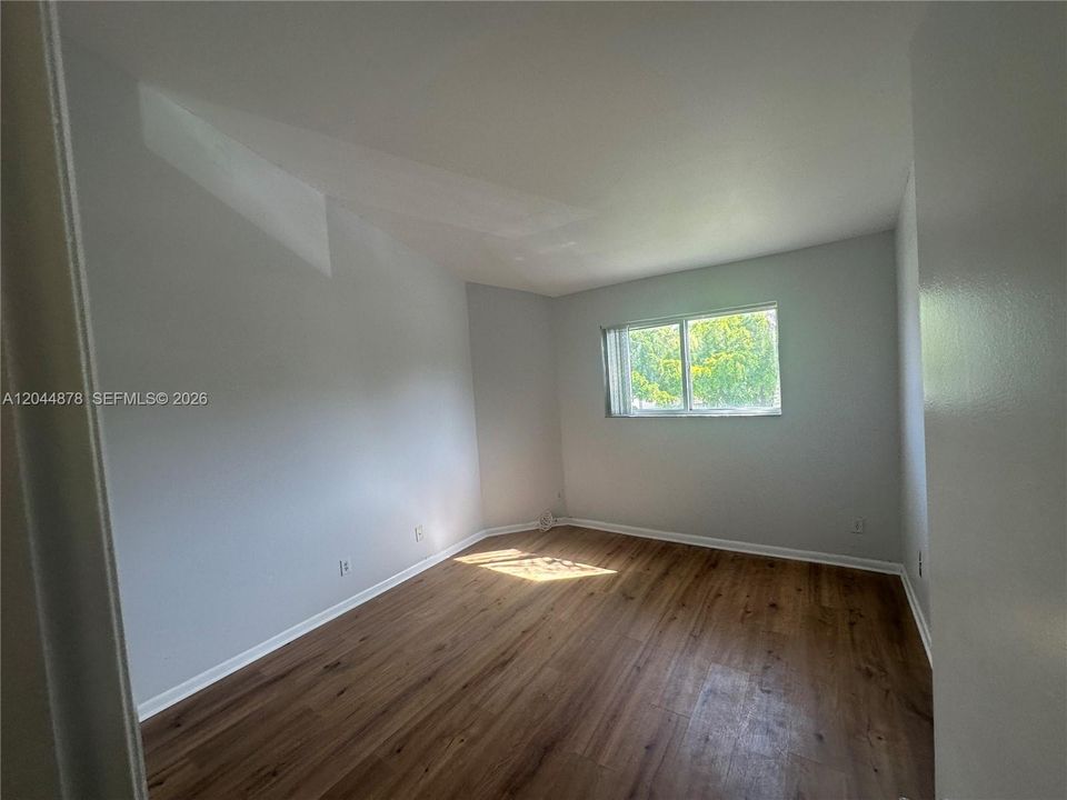В аренду: $2,100 (2 спален, 2 ванн, 1096 Квадратных фут)