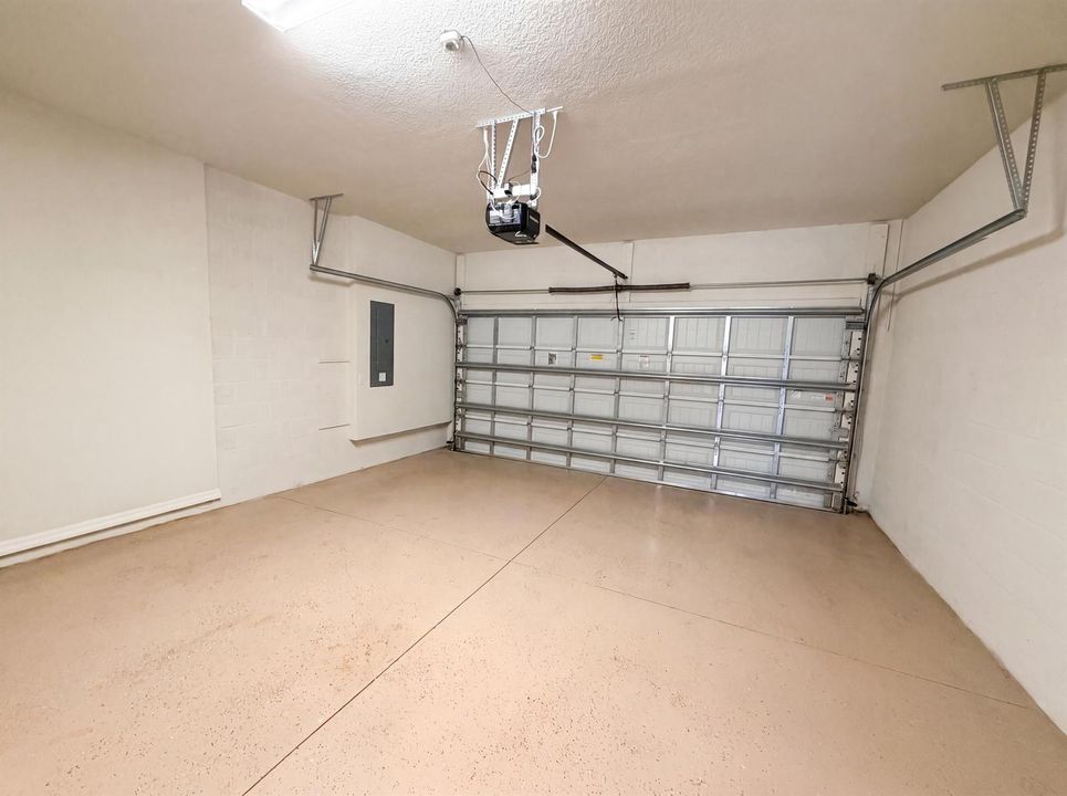 2-Car Garage