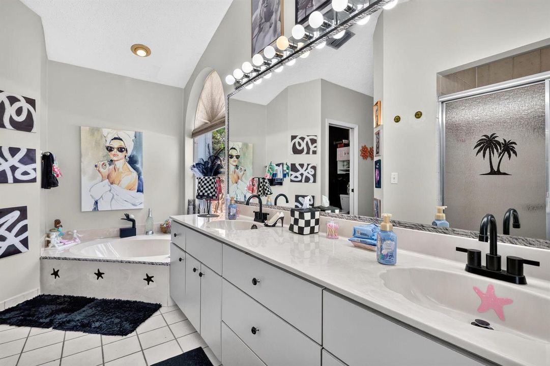 soaking tub