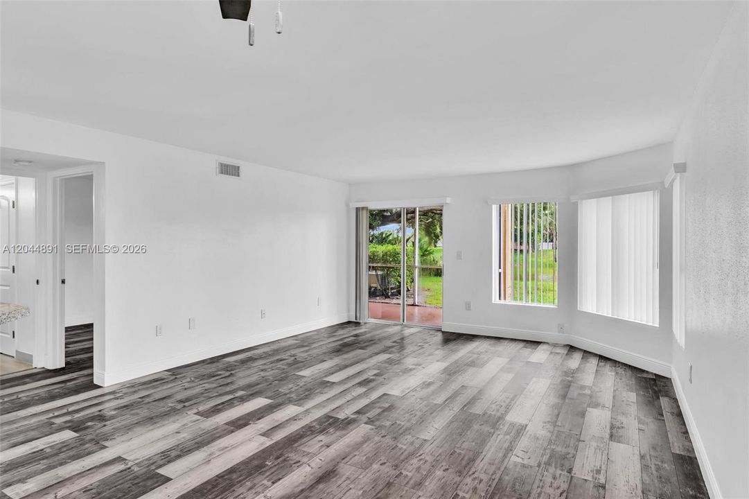 For Rent: $2,445 (2 beds, 2 baths, 1241 Square Feet)