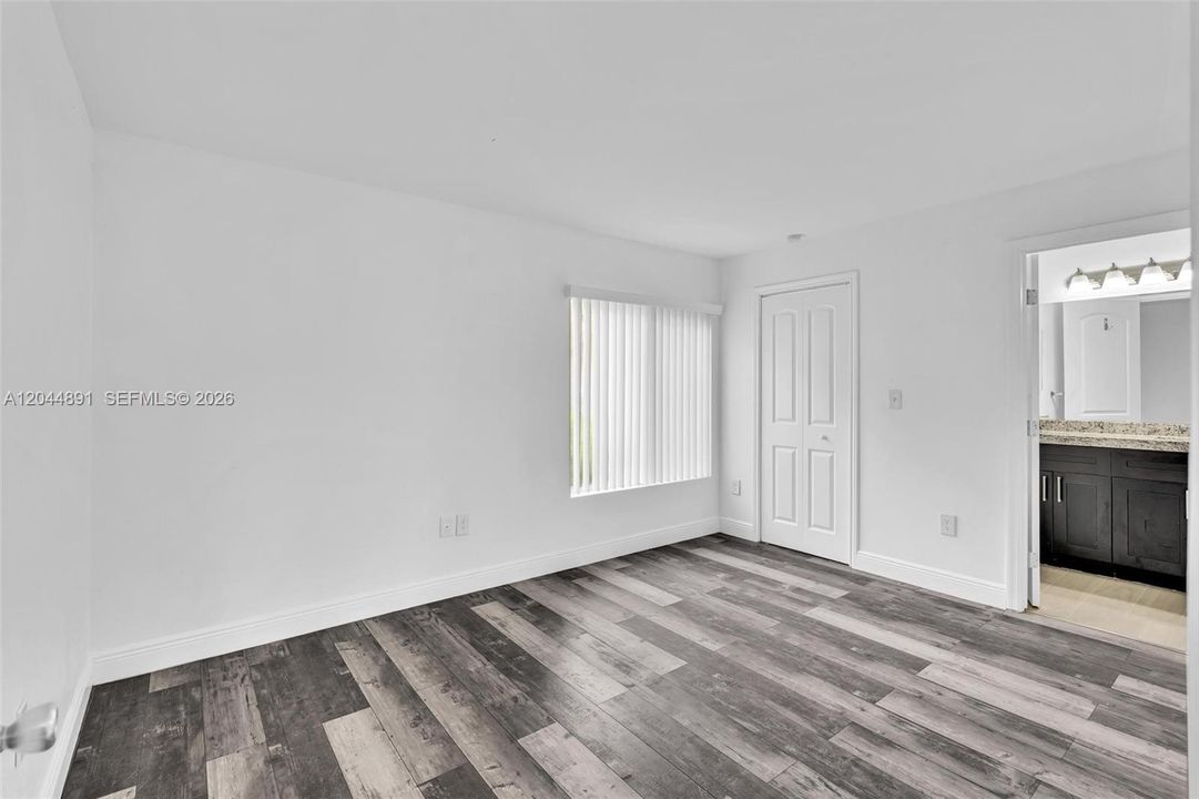 For Rent: $2,445 (2 beds, 2 baths, 1241 Square Feet)