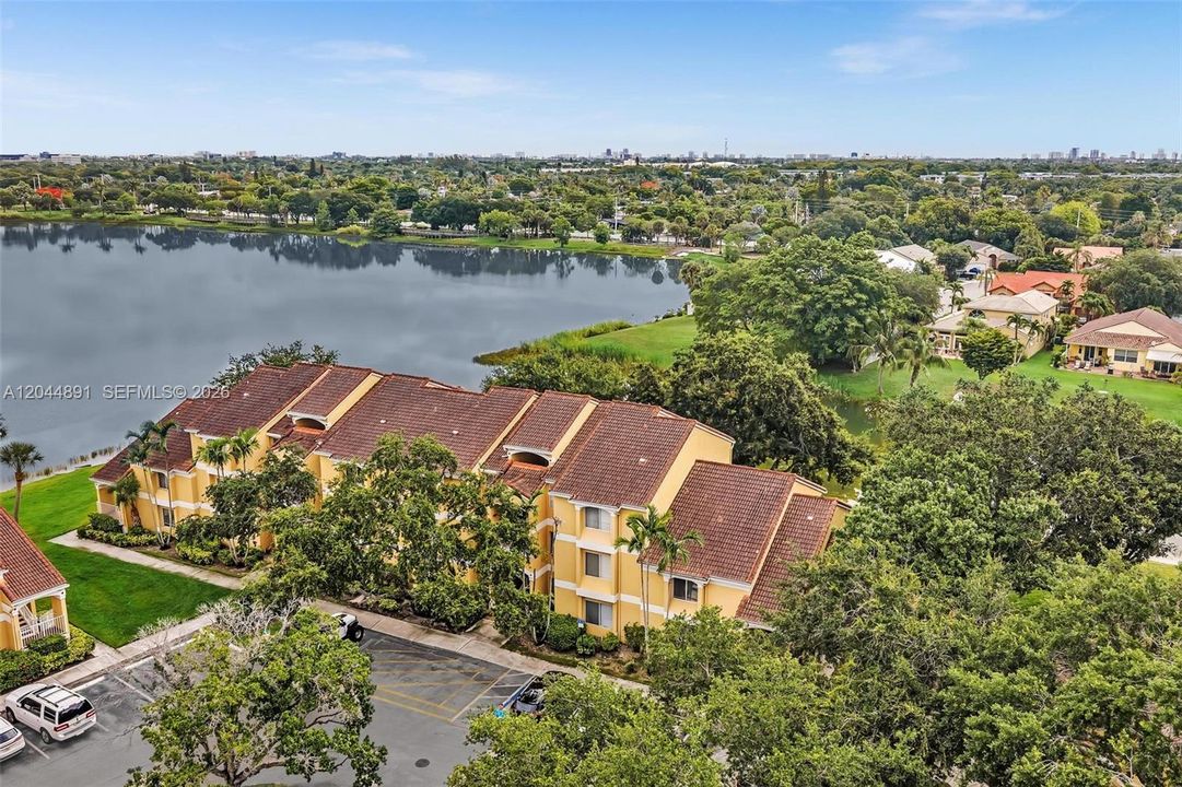 For Rent: $2,445 (2 beds, 2 baths, 1241 Square Feet)