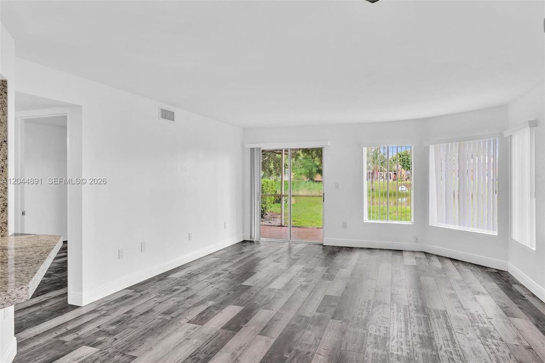 For Rent: $2,445 (2 beds, 2 baths, 1241 Square Feet)
