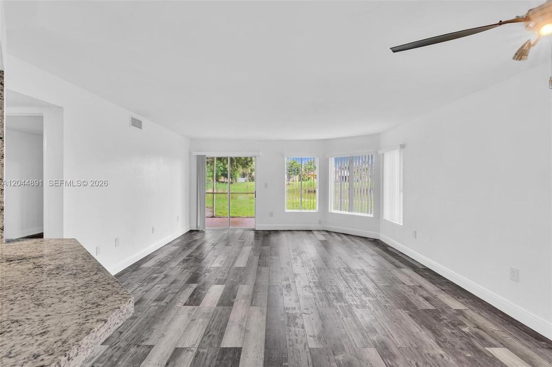 For Rent: $2,445 (2 beds, 2 baths, 1241 Square Feet)