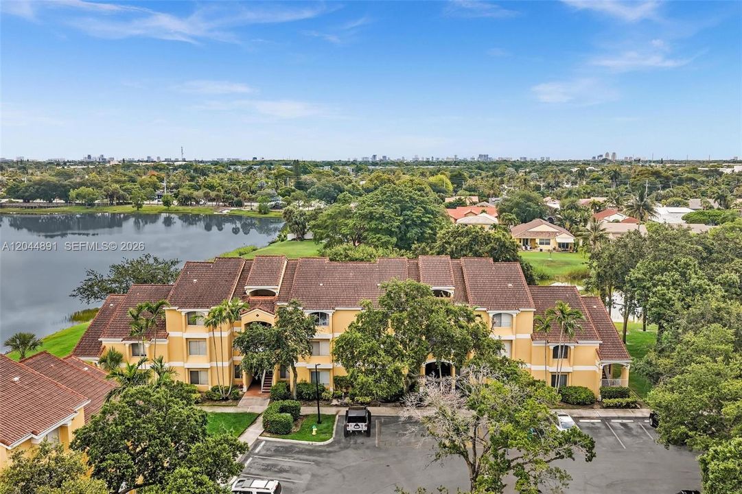 For Rent: $2,445 (2 beds, 2 baths, 1241 Square Feet)