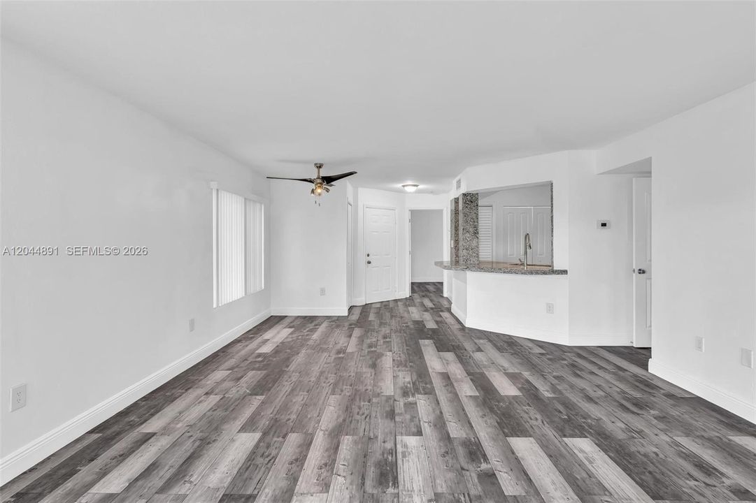 For Rent: $2,445 (2 beds, 2 baths, 1241 Square Feet)