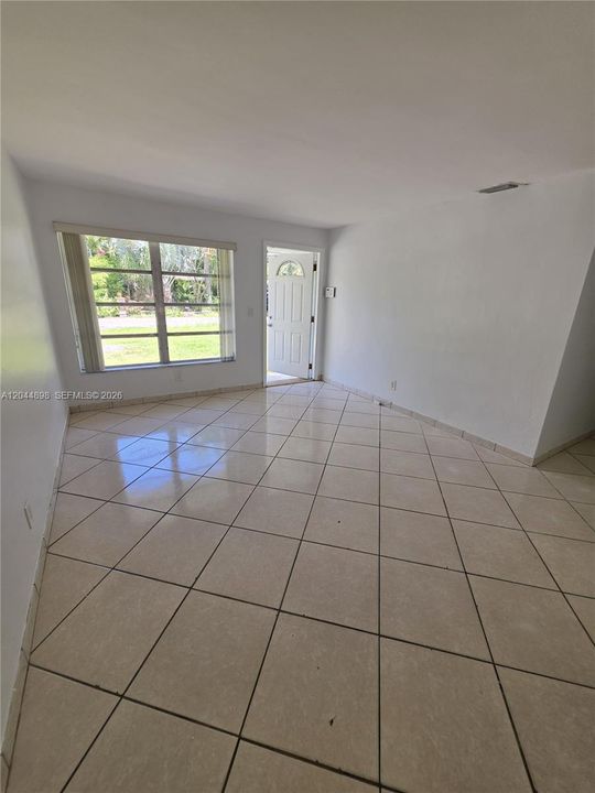 В аренду: $2,650 (3 спален, 1 ванн, 0 Квадратных фут)