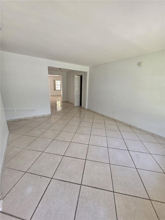 В аренду: $2,650 (3 спален, 1 ванн, 0 Квадратных фут)