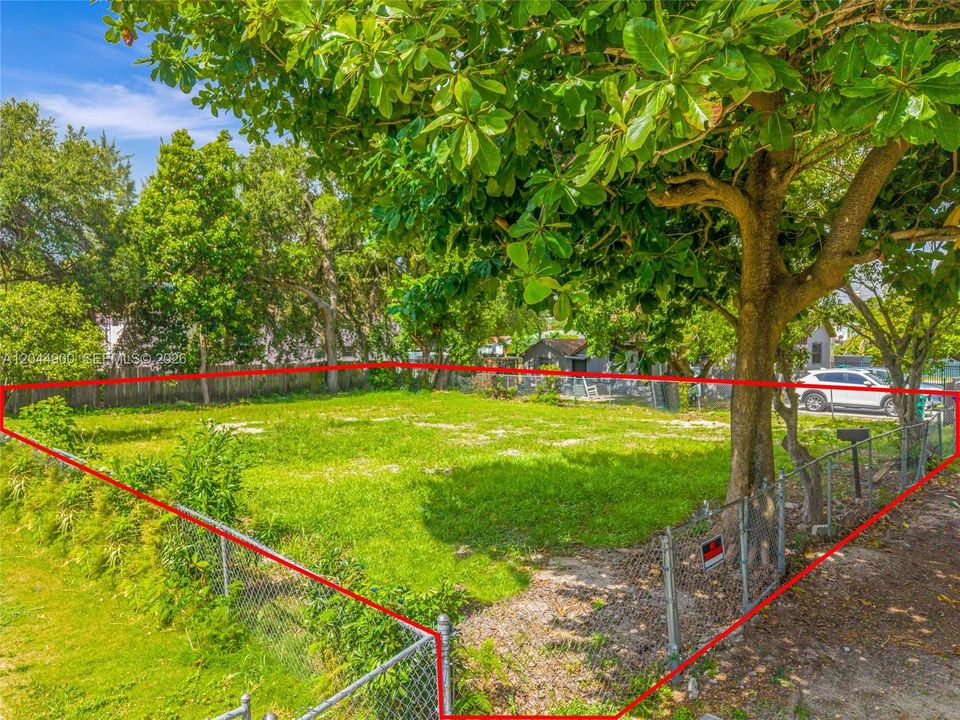 待售: $1,300,000 (0.15 acres)