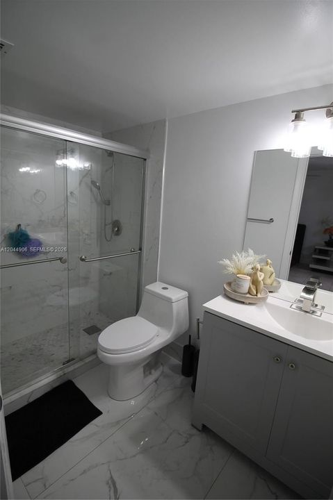 For Rent: $2,500 (2 beds, 2 baths, 985 Square Feet)
