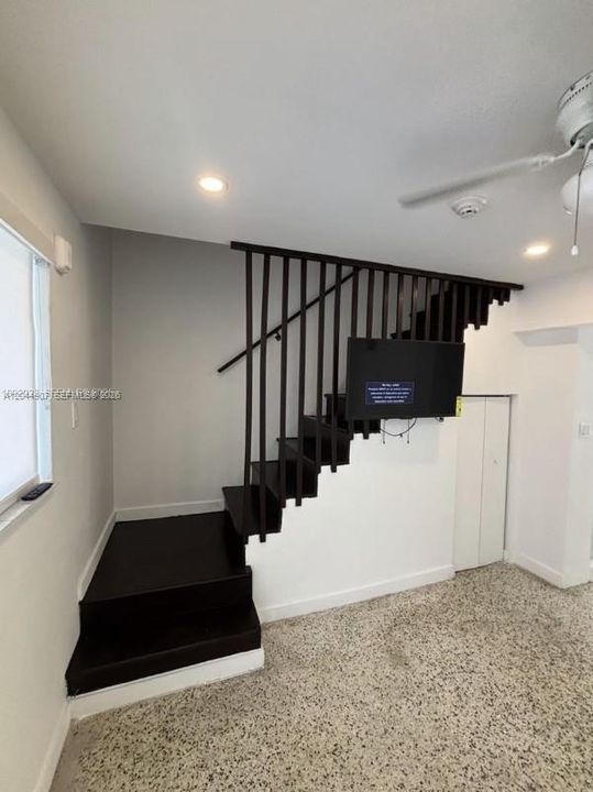 For Rent: $2,200 (2 beds, 2 baths, 801 Square Feet)