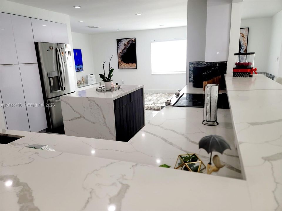 For Sale: $885,000 (4 beds, 2 baths, 2293 Square Feet)