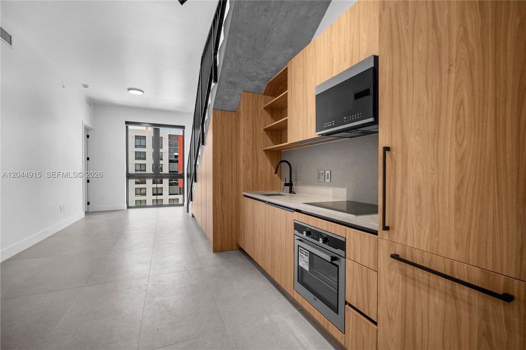 For Rent: $7,000 (2 beds, 2 baths, 895 Square Feet)