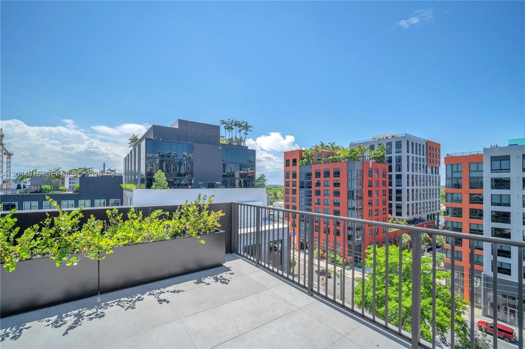 For Rent: $7,000 (2 beds, 2 baths, 895 Square Feet)
