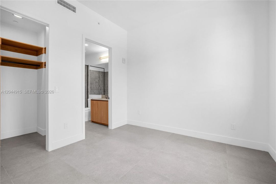 For Rent: $7,000 (2 beds, 2 baths, 895 Square Feet)
