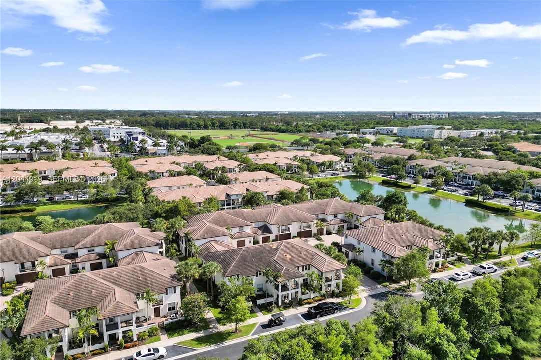На продажу: $428,800 (3 спален, 2 ванн, 1434 Квадратных фут)