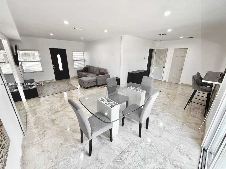 For Sale: $1,250,000 (4 beds, 5 baths, 1442 Square Feet)