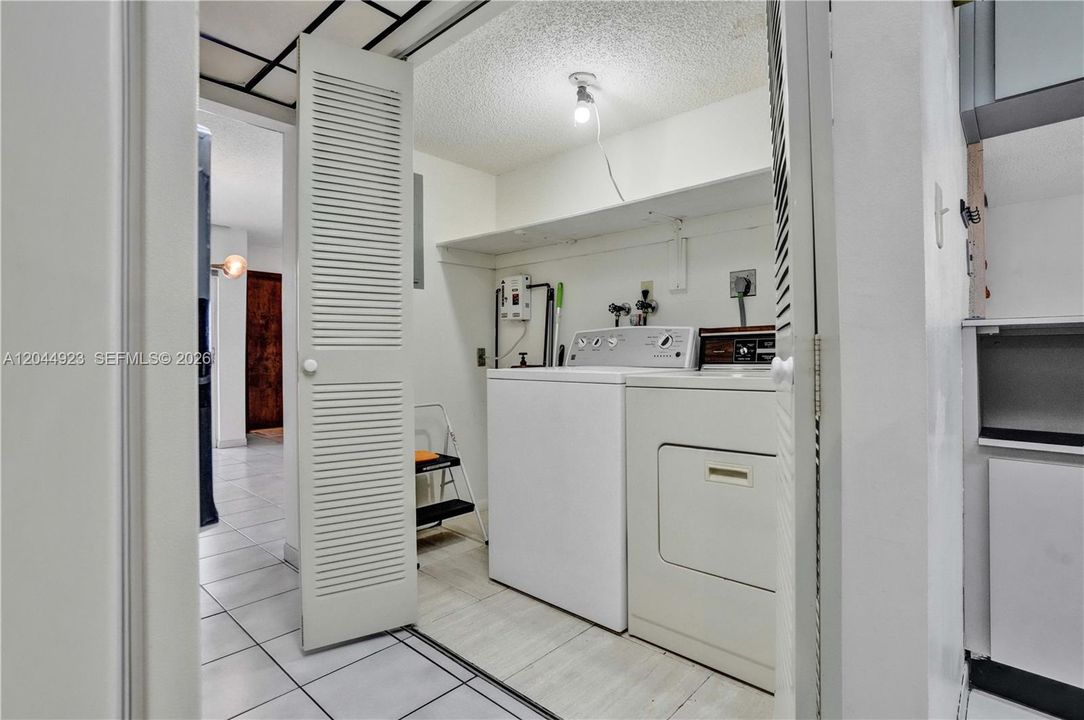 For Sale: $499,000 (3 beds, 2 baths, 1796 Square Feet)