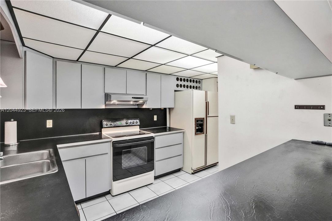 For Sale: $499,000 (3 beds, 2 baths, 1796 Square Feet)