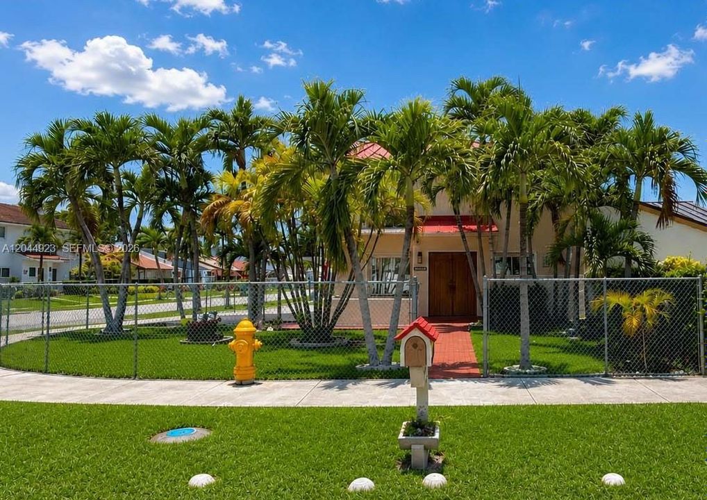 For Sale: $499,000 (3 beds, 2 baths, 1796 Square Feet)
