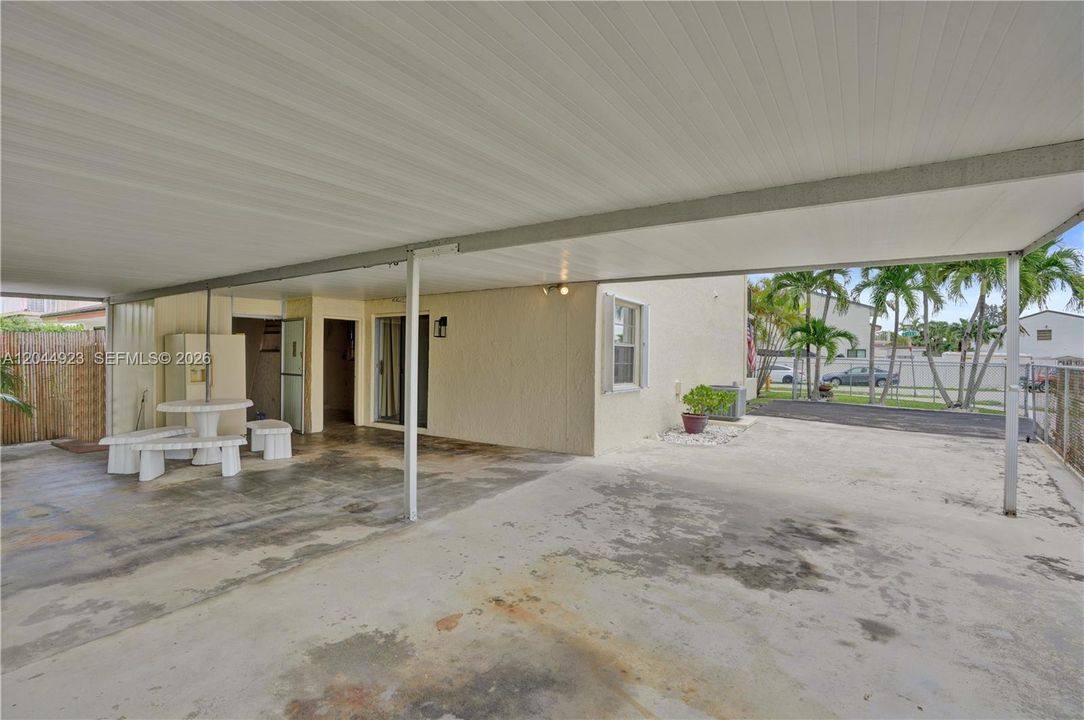 For Sale: $499,000 (3 beds, 2 baths, 1796 Square Feet)