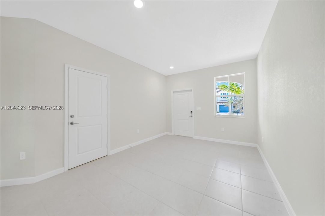 For Sale: $489,000 (3 beds, 2 baths, 1695 Square Feet)