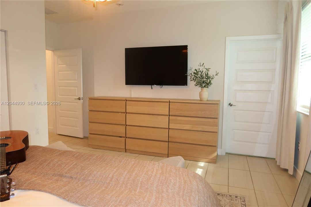 В аренду: $3,000 (2 спален, 2 ванн, 1398 Квадратных фут)