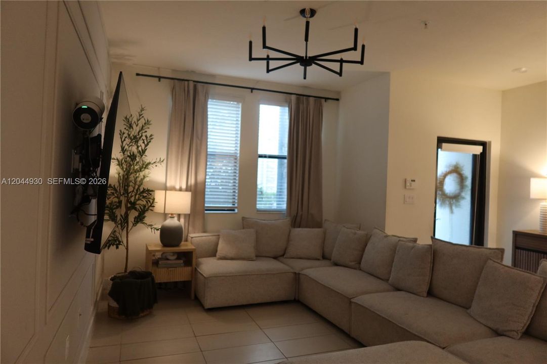 В аренду: $3,000 (2 спален, 2 ванн, 1398 Квадратных фут)