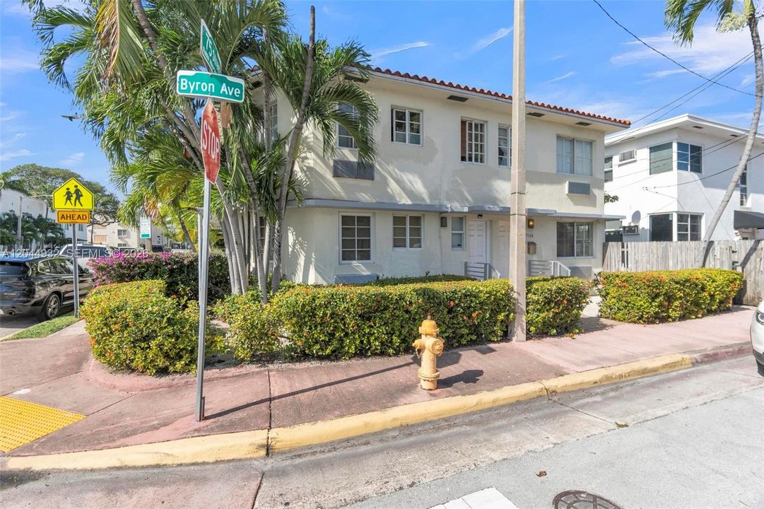 For Rent: $1,500 (0 beds, 1 baths, 416 Square Feet)