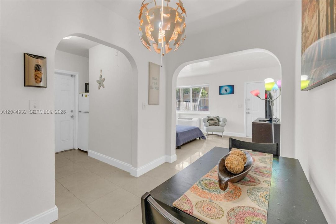 For Rent: $1,500 (0 beds, 1 baths, 416 Square Feet)