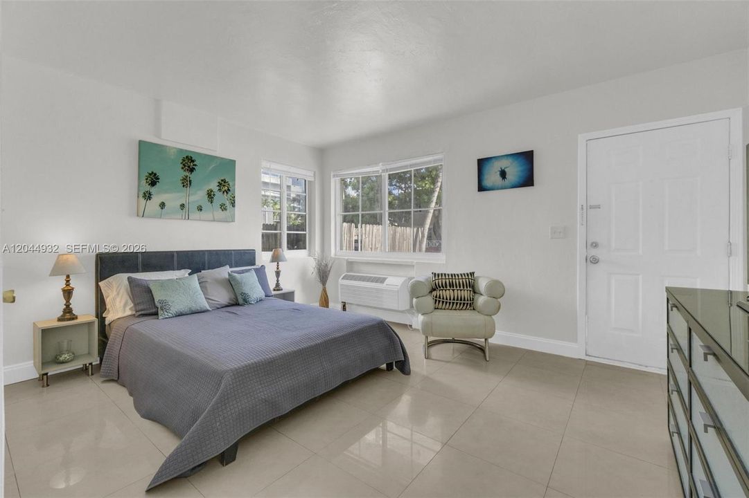 For Rent: $1,500 (0 beds, 1 baths, 416 Square Feet)