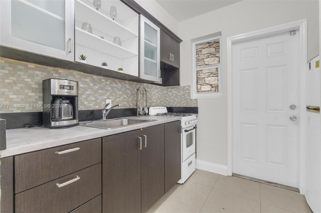 For Rent: $1,500 (0 beds, 1 baths, 416 Square Feet)