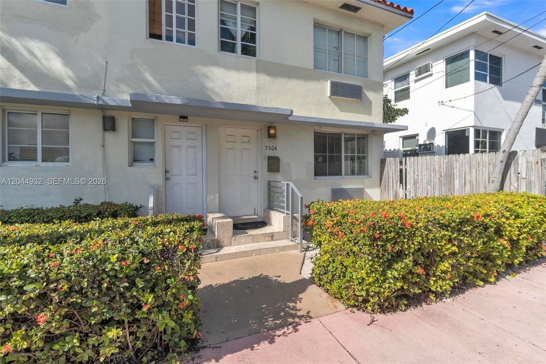 For Rent: $1,500 (0 beds, 1 baths, 416 Square Feet)