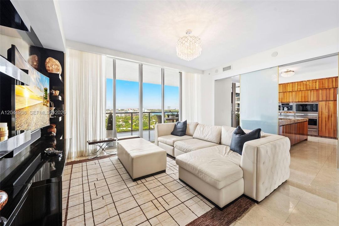En Renta: $45,000 (3 camas, 3 baños, 3128 Pies cuadrados)
