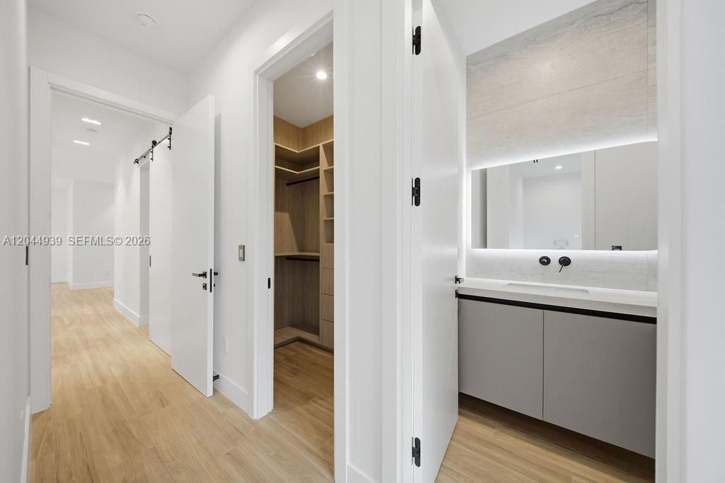 На продажу: $1,425,000 (3 спален, 3 ванн, 2385 Квадратных фут)