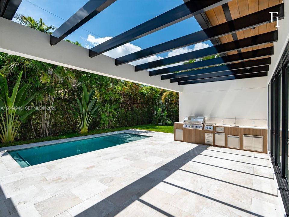 For Sale: $4,000,000 (4 beds, 4 baths, 2900 Square Feet)