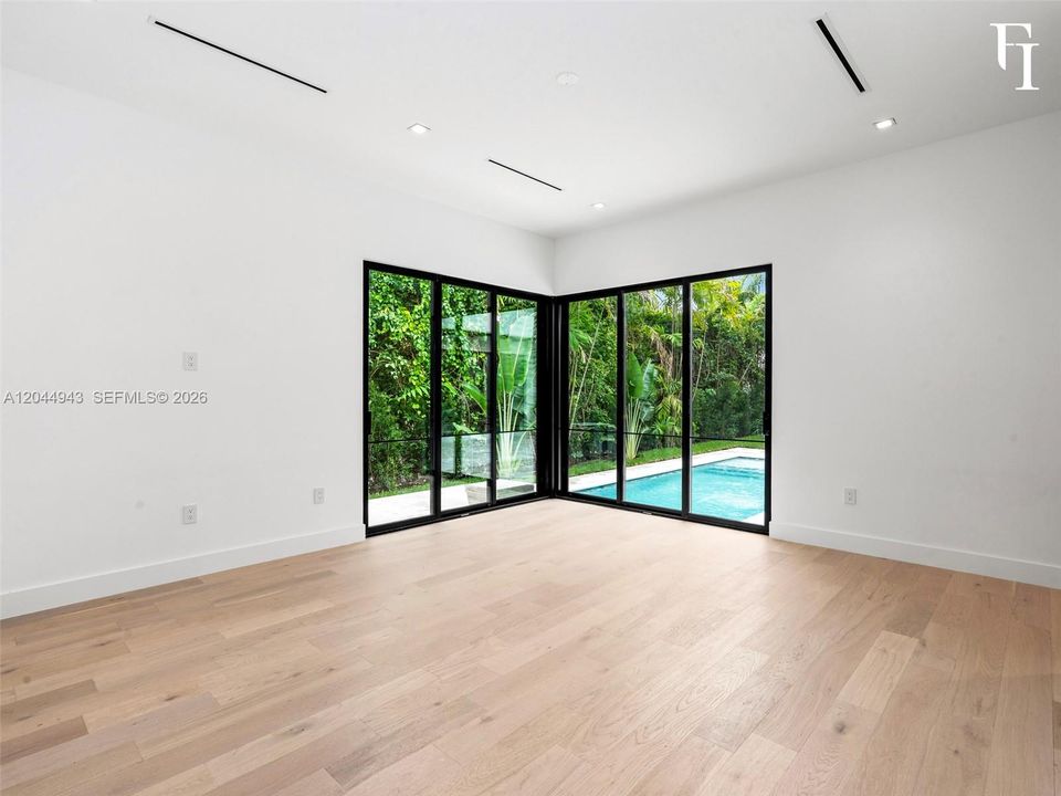 For Sale: $4,000,000 (4 beds, 4 baths, 2900 Square Feet)