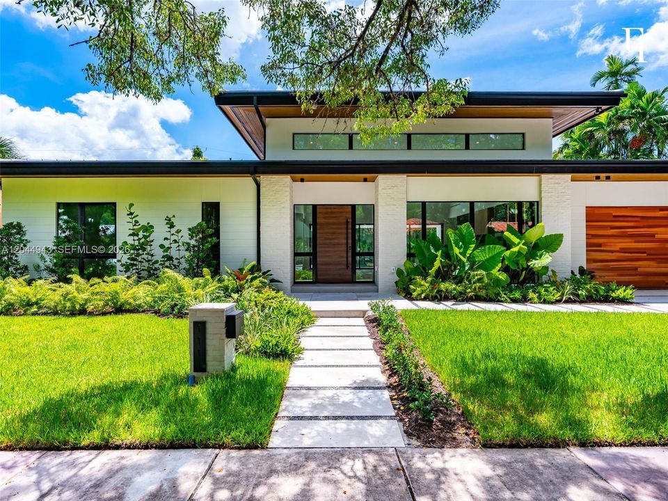 For Sale: $4,000,000 (4 beds, 4 baths, 2900 Square Feet)