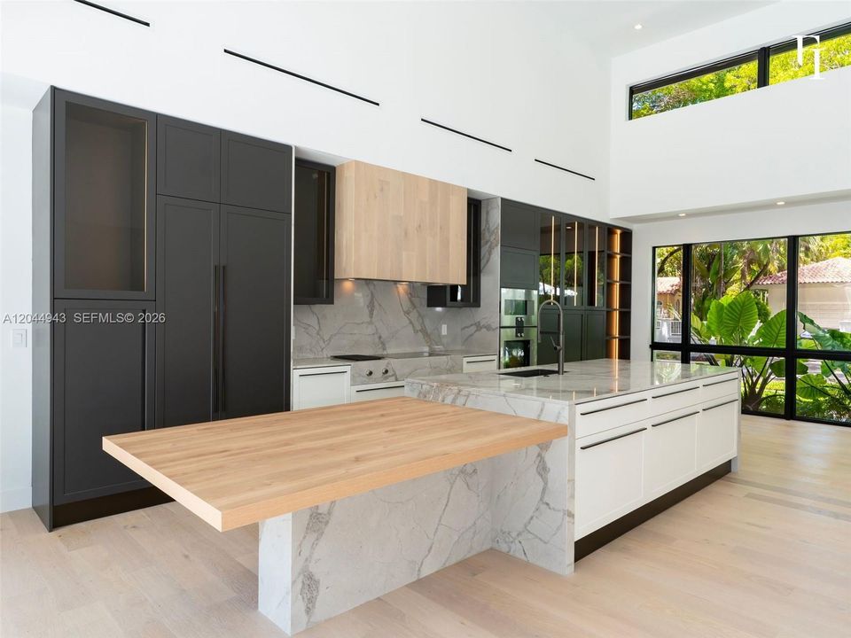 For Sale: $4,000,000 (4 beds, 4 baths, 2900 Square Feet)