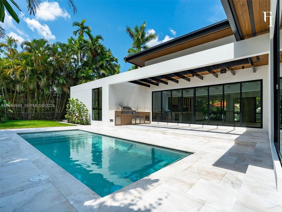 For Sale: $4,000,000 (4 beds, 4 baths, 2900 Square Feet)