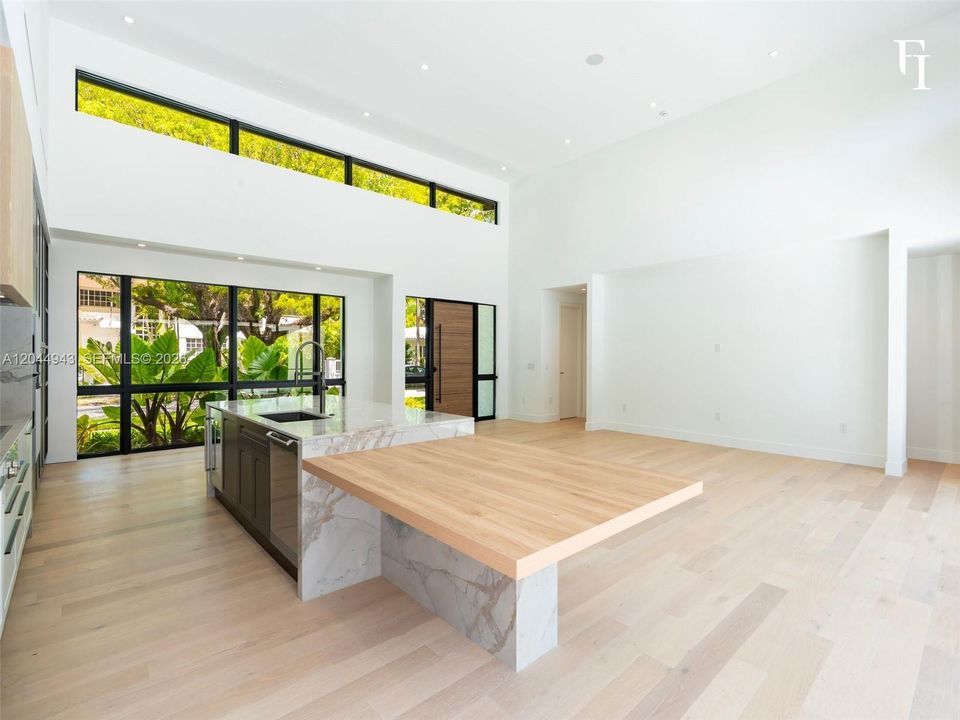 For Sale: $4,000,000 (4 beds, 4 baths, 2900 Square Feet)