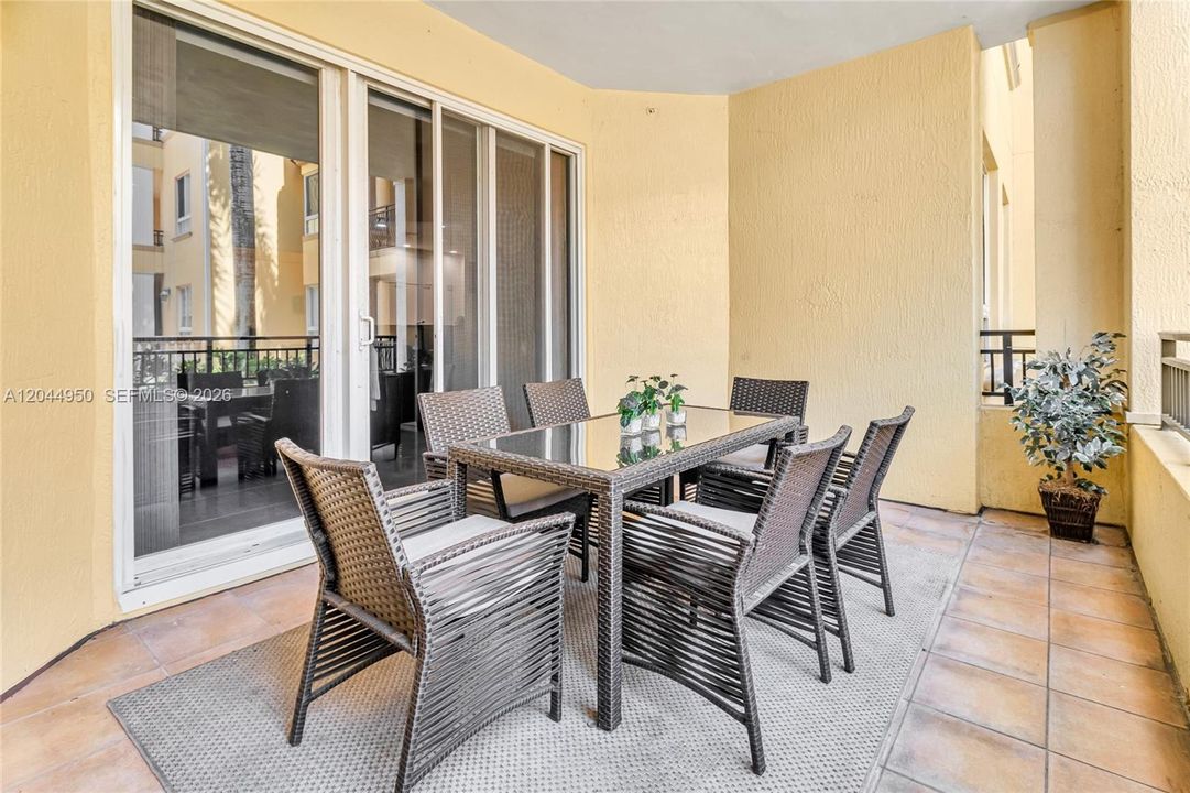 На продажу: $499,900 (2 спален, 2 ванн, 1290 Квадратных фут)
